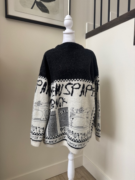 Other - Black & White Graphic Knit Sweater - Unbranded